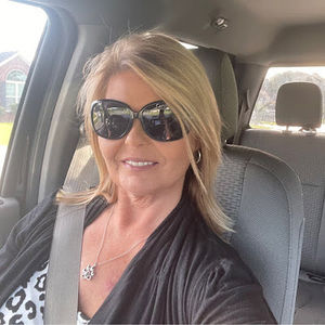 Meet your Posher, Yvette